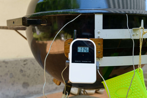 Grilltemperatur mit digitalem Thermometer messen