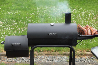 Typ vom Holzkohlegrill: Der Smoker